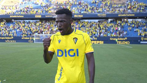 Isaac Obeng, jugador Ghan�s por el que se interesa el Racing, en su etapa en el C�diz