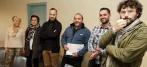 Dieste, tercero por la izquierda, junto a varios miembros del equipo que ayer result� elegido. 