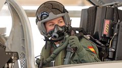 La princesa Leonor vuela por primera vez en un F-5