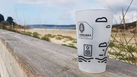 Vaso ecol�gico. El festival se suma a la iniciativa impulsada por otras citas de este tipo con el objetivo de reducir residuos y fomentar el respeto por el medio natural.