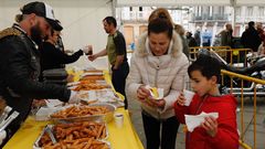 Exitosa�chocolatada�en Viveiro contra el c�ncer infantil