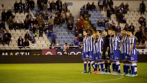 Minuto de silencio durante el Dépor-Málaga en Riazor.