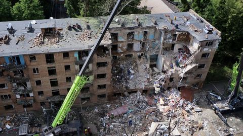Uno de los edificios atacados por los rusos en Kiev