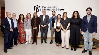 Grupo de premiados y finalistas de la Beca Fundaci�n M.� Jos� Jove-Ingada de proyectos educativos para alumnos con TDAH