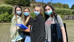 Iria Dur�n, Claudia Fern�ndez, �rika Castro y Elba Forj�n, satisfechas tras su primer examen de la ABAU
