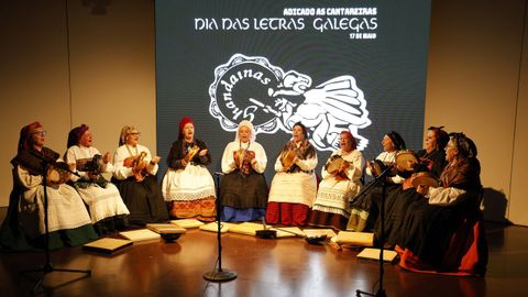 As Ghandainas de Alcabre nun concerto onte en Bouzas.