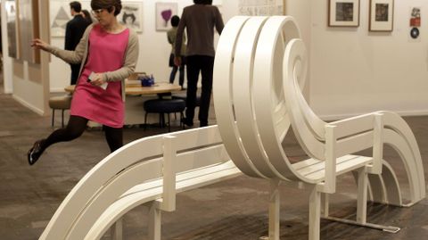 ARCO 2015
ARCO 2015

EL BANCO RETORCIDO DE JEPPE HEIN EN LA GALER�A NICOLAI WALLNER