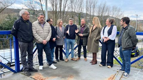 El diputado regional del PP de Asturias y portavoz de Infraestructuras, Pedro de Rueda, en la estaci�n Feve, Cia�o.
