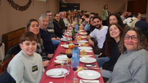 En la fiesta sorpresa participaron cerca de 70 personas