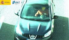Conductor sin cintur�n de seguridad captado por una de las c�maras que la DGT tiene distribuidas por la red viaria