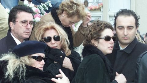 Jos� Ortega Cano, Roc�o Jurado, Roc�o Carrasco y Fidel Albiac, en el entierro de Pedro Carrasco en el 2001