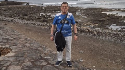 Emilio Lusquios, durante el viaje que hizo a Tenerife para ver al Deportivo.