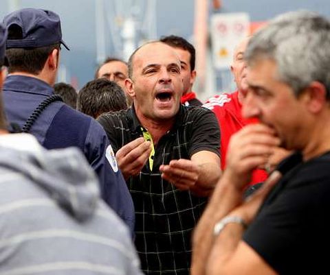 El control fue seguido desde tierra por numerosos mariscadores.