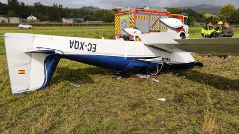 La aeronave que sufri� el accidente en Caldas de Reis, este viernes.