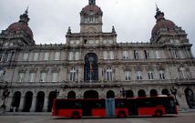 Uno de los nuevos autobuses urbanos presentados en Mar�a Pita el pasado septiembre.