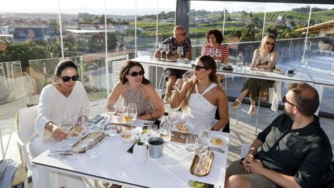 As Tardes do Atl�ntico convierte la terraza de Mart�n C�dax en el epicentro de la gastronom�a gallega en verano