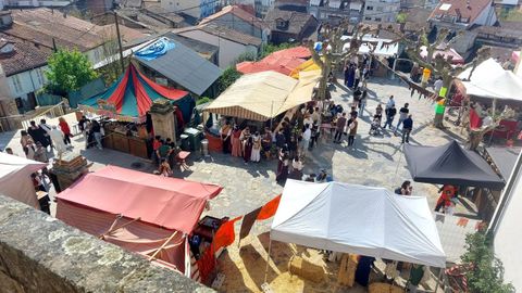 En el atrio de la iglesia de Santo Domingo est�n instalados varios puestos gastron�micos