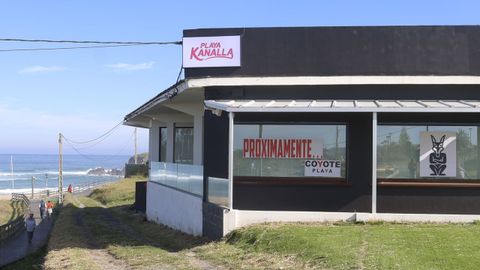 Exterior del nuevo El Coyote, el pub Playa Kanalla ya abre este viernes