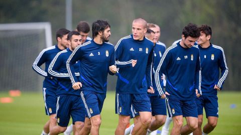 Jugadores del Real Oviedo en El Requexn