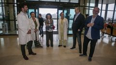 Gómez Caamaño (segundo por la derecha) habló de los nuevos equipamientos y obras que se realizarán en el hospital de Barbanza