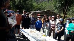 Los ni�os el Curros Enriquez de Celanova participan en un taller de la Sociedade deportiva de pesca Pontegrande
