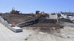 Construcci�n del talud ajardinado en el puerto de Sanxenxo