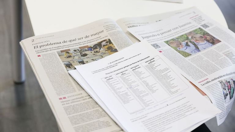 Actividad en el aula con el peri�dico de La Voz de Galicia en su programa Prensa Escuela