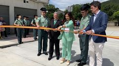 Corte de la cinta inaugural, con el general jefe de la Guardia Civil de Galicia, Miguel �ngel Gonz�lez Arias; el alcalde de Quiroga en funciones, Julio �lvarez; la subdelegada del gobierno, Isabel Rodr�guez; y el delegado de la Xunta en Lugo, Javier Arias