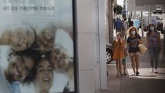 El uso de la mascarilla se extiende en las calles de Galicia