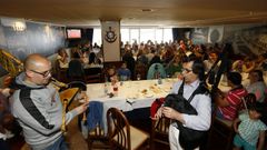 En imagen de archivo, comida celebrada en el comedor principal del Mes�n A R�a, que lleva siendo d�cadas escenario de reuniones familiares, de amigos o de empresas