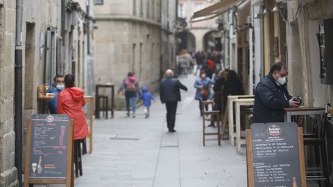 As vivi Lugo su sbado confinado: paseos, compras y poca vida en la hostelera