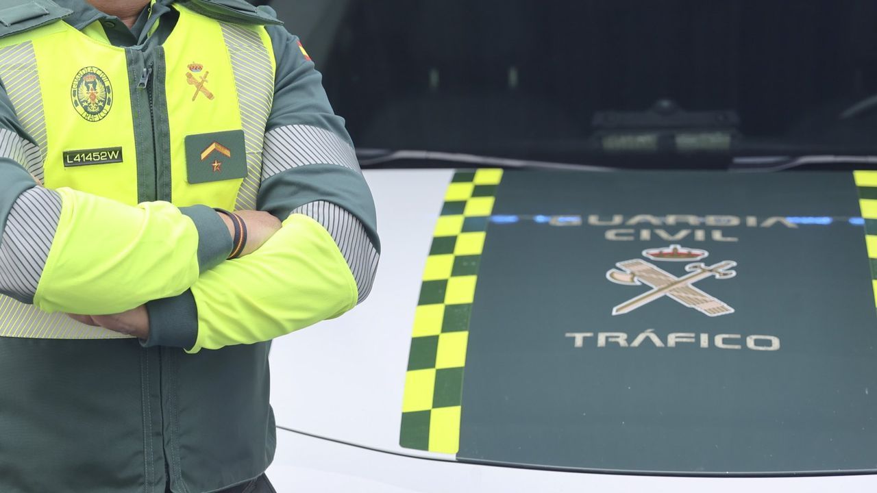 Dos personas heridas al volcar su vehículo en la autovía Ferrol-Vilalba, a la altura de Narón
