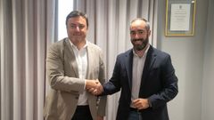 El presidente de la Deputaci�n, Valent�n Gonz�lez Formoso, y el alcalde Juli�n Bustelo firmaron el convenido para la cesi�n del terreno de la futura residencia de mayores de Rianxo

