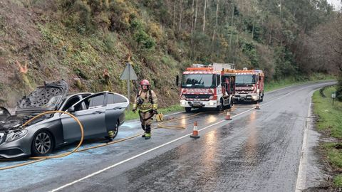 El veh�culo ocupaba medio carril de la carretera AC-110, a la altura del kil�metro 16