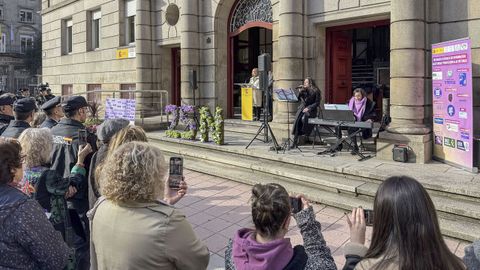 Acto institucional presidido por el subdelegado del Gobierno en Ourense, Eladio Santos, con motivo del D�a Internacional de Eliminaci�n da Violencia contra as Mulleres, 25N.
