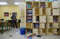 Aspecto de una de las aulas del instituto A Pinguela tras el robo nocturno del pasado mes de marzo