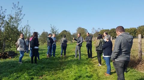 Los medios de comunicaci�n visitan la plantaci�n Solvilla