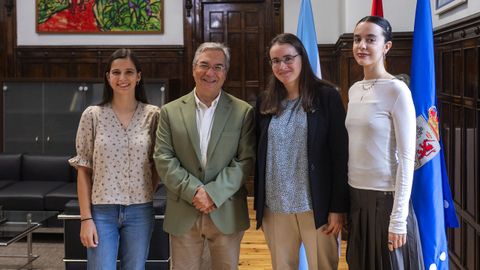 Menor, con representantes de la asociaci�n.