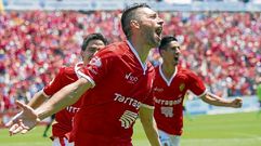 David Rocha celebra un gol en su etapa en el Nstic