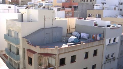 Alquilaban tiendas de campa�a en una azotea de Tenerife