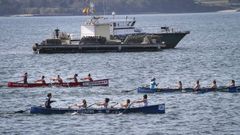 Regata de bateles disputada este a�o en Rianxo