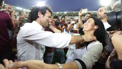 Lupe Murillo y Luisito celebran el ascenso del Pontevedra a Segunda B, en el 2015, dos a�os antes de jugar el playoff a Segunda