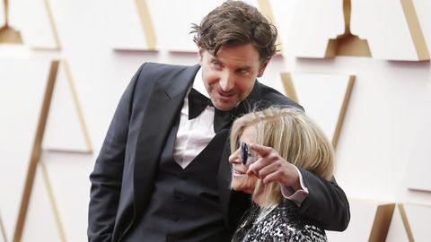 Bradley Cooper, con su madre