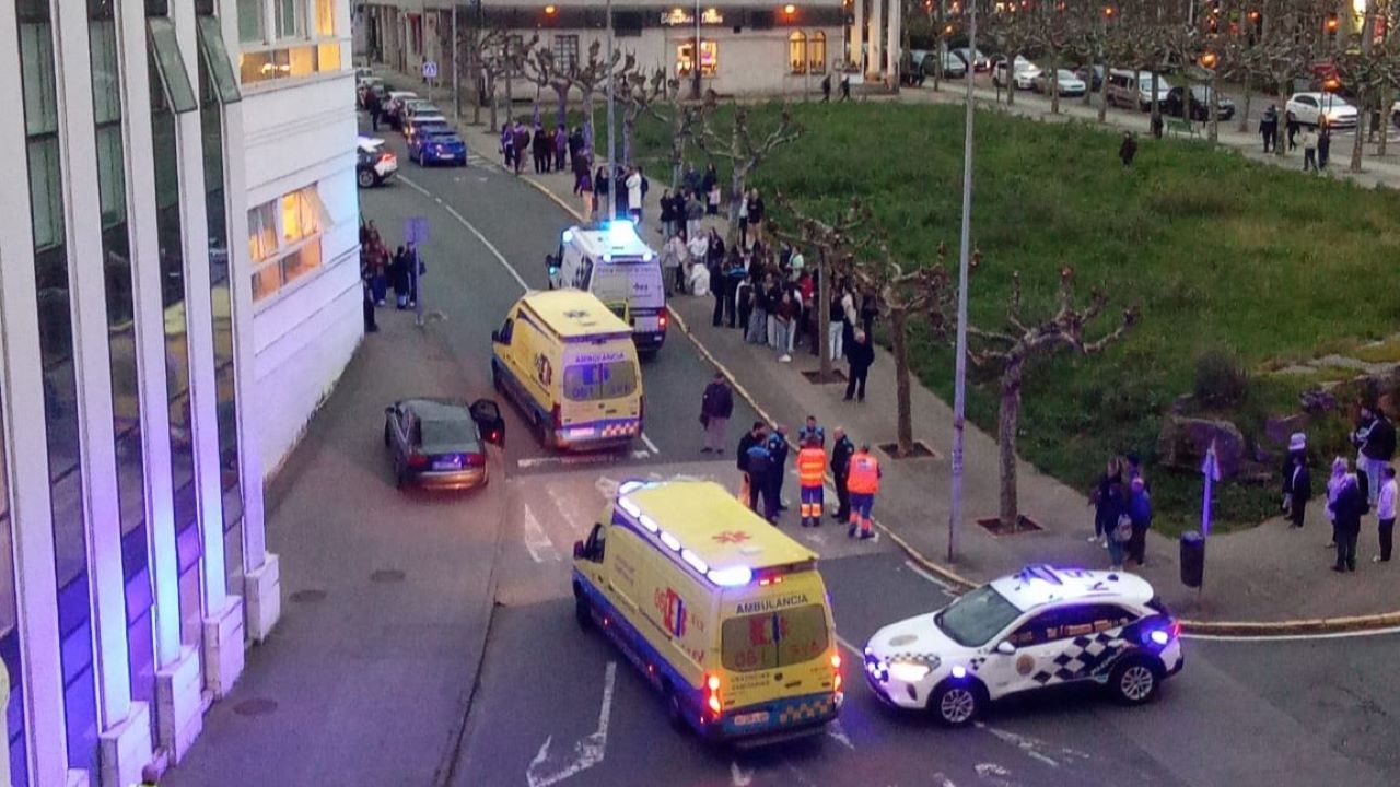 Una persona herida en la avenida de Esteiro, en Ferrol, al ser atropellada en un paso de peatones