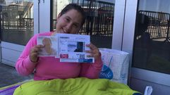 Primera fan de Pablo Albor�n a las puertas del Coliseo