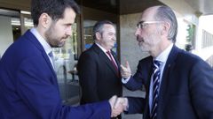 Iv�n Sanz, a la izquierda, en su toma de posesi�n como gerente, en abril del 2017