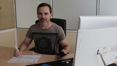Javier Pardeiro, no seu despacho nas oficinas do Reyco Burela FS.