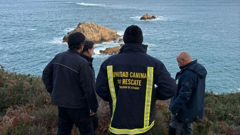 Personal que participa en el operativo de b�squeda del pescador desaparecido