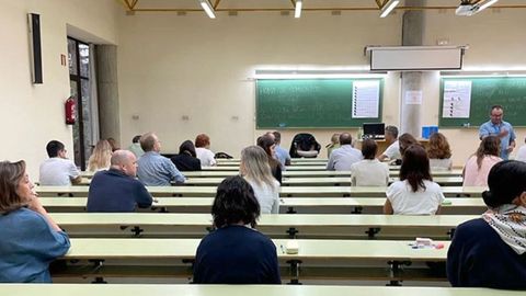 Aspirantes durante un examen.