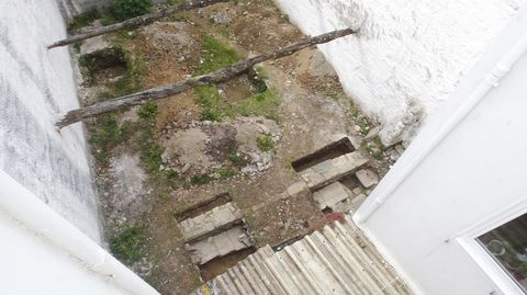 Aparecen los primeros restos de la muralla medieval de Ferrol